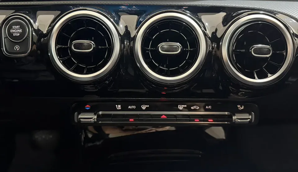 Mercedes-Benz Mercedes Benz A Class Mercedes-Benz A-Class 2022 A 180 L Sports Sedan 2022 — миниатюра 4