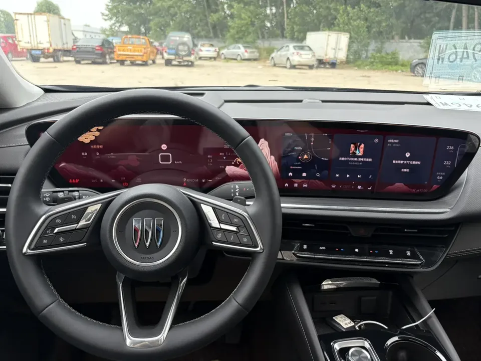 Buick Envision 2025 Envision Envision Plus 28T 4WD Platinum Edition 2025 — миниатюра 5