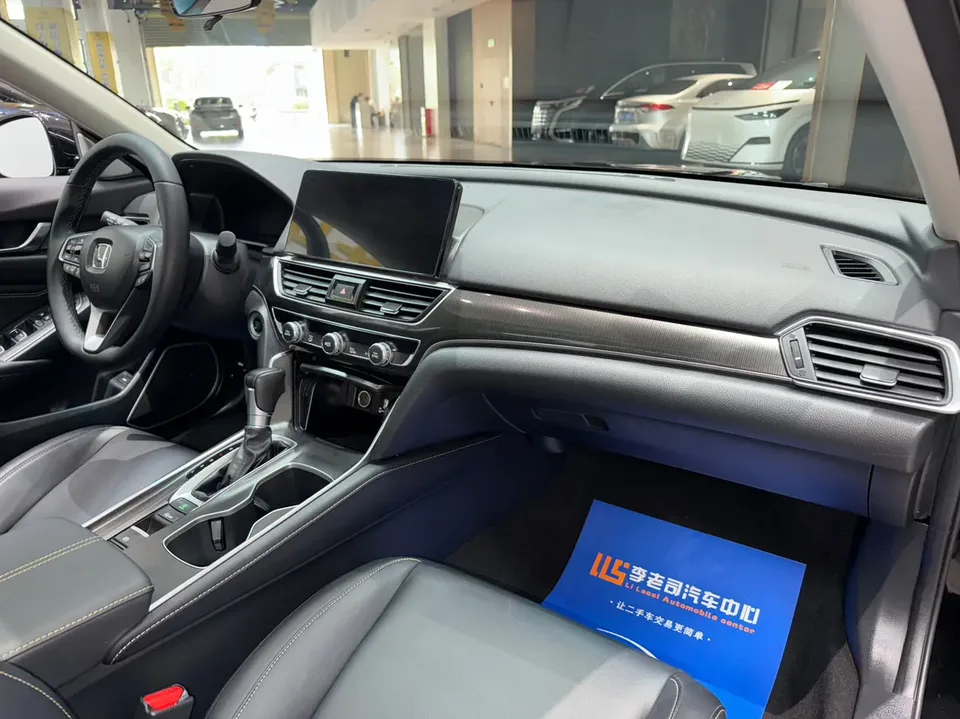 Honda Accord Accord 2022 Accord 260TURBO Fantasy Night Premium Edition 2022 — миниатюра 5