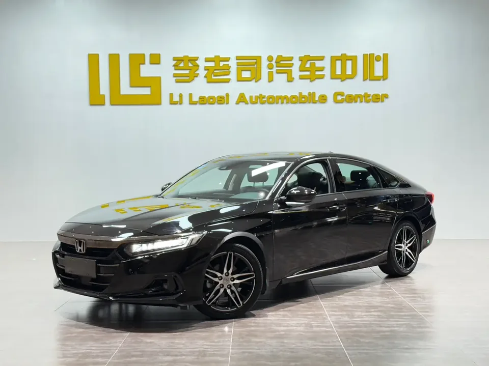 Honda Accord Accord 2022 Accord 260TURBO Fantasy Night Premium Edition 2022 — фото 1, купить с доставкой в Москву