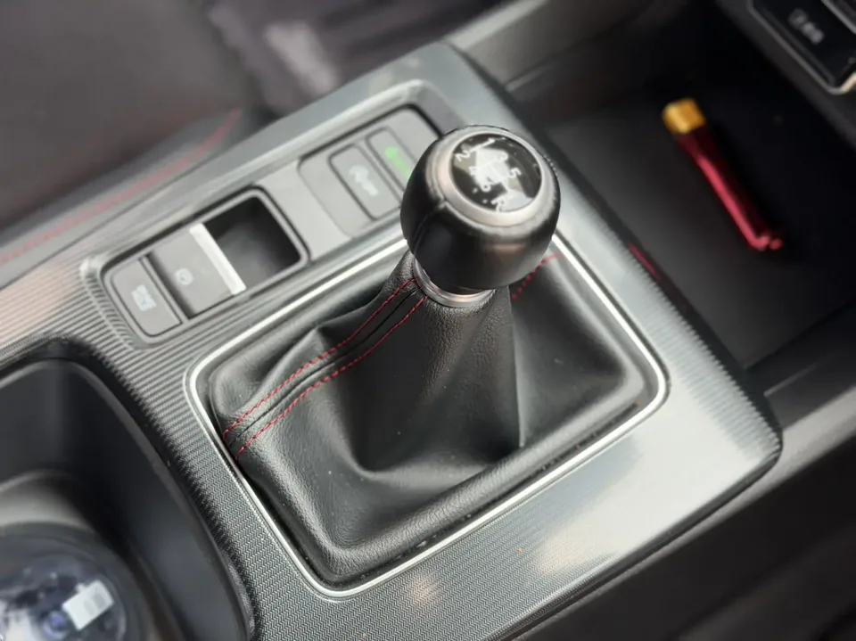 Honda CIVIC Civic 2023 HATCHBACK 240TURBO manual extreme version 2024 — миниатюра 4