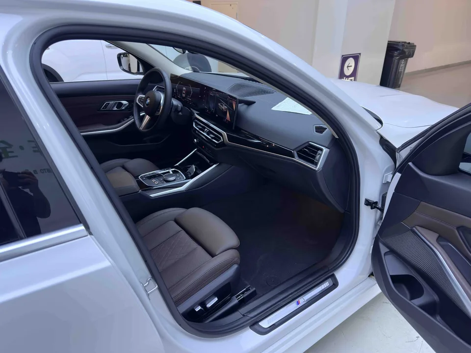 BMW 3 Series 3 Series BMW 3 Series 2023 320Li M Sport Package 2023 — миниатюра 4
