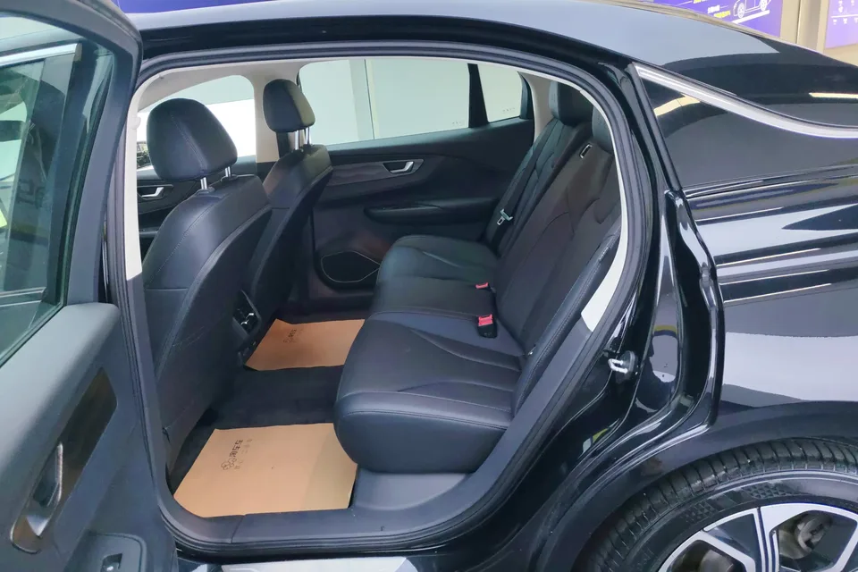 Hongqi E-QM5 Hongqi E-QM5 2021 Charging Qiyue Edition 2023 — миниатюра 3