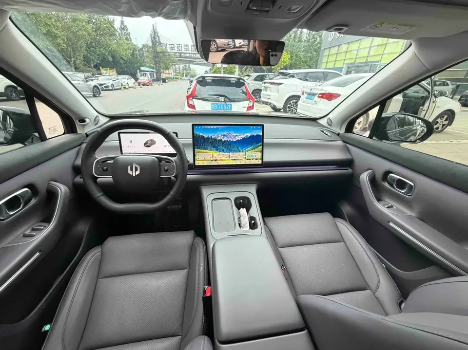 Leapmotor C16 Extended Range 200 Premium Edition 2025 — миниатюра 3