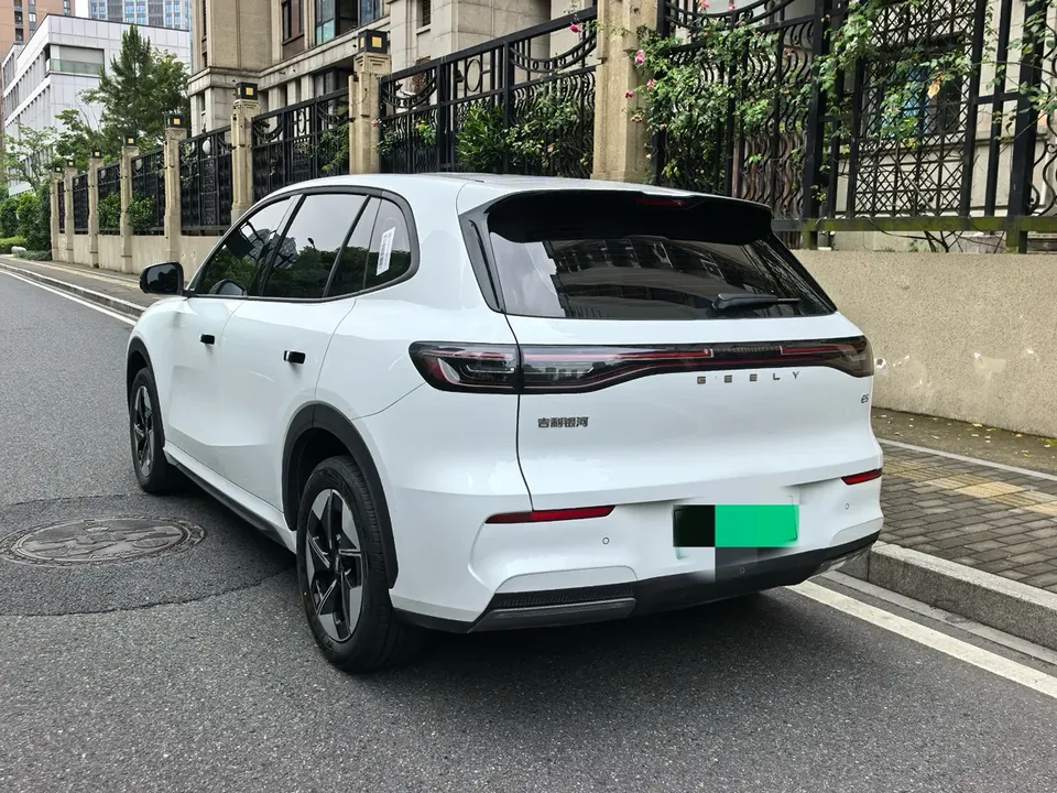 Geely Galaxy E5 Galaxy E5 440km Departure Edition 2024 — thumbnail 2