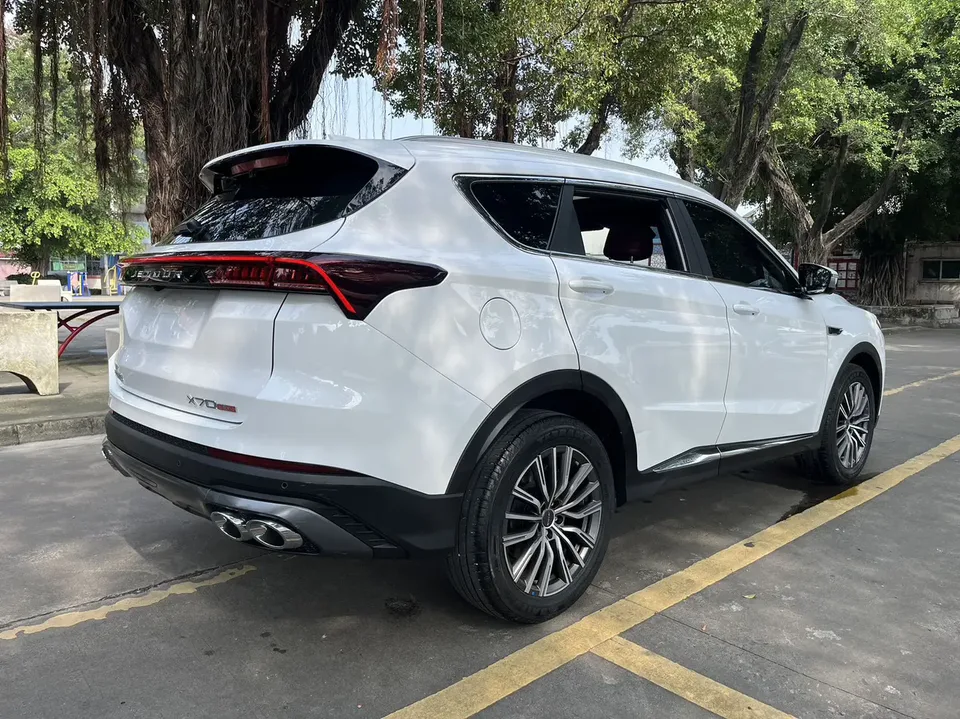 Jetour Jietu X70 PLUS Jietu X70 PLUS Champion Edition 1.5T DCT Champion MAX 5 Seaters 2024 — thumbnail 2