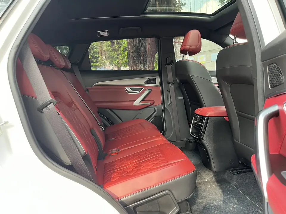 Jetour Jietu X70 PLUS Jietu X70 PLUS Champion Edition 1.5T DCT Champion MAX 5 Seaters 2024 — thumbnail 3