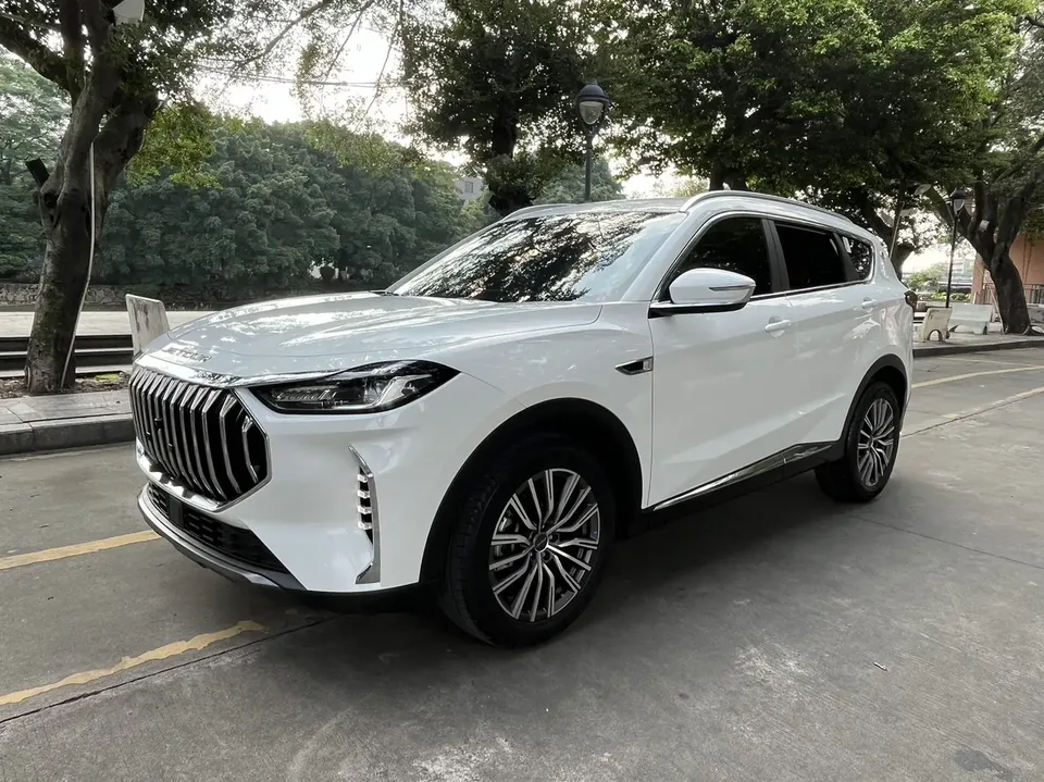 Jetour Jietu X70 PLUS Jietu X70 PLUS Champion Edition 1.5T DCT Champion MAX 5 Seaters 2024 — photo 1, buy with delivery to Moscow