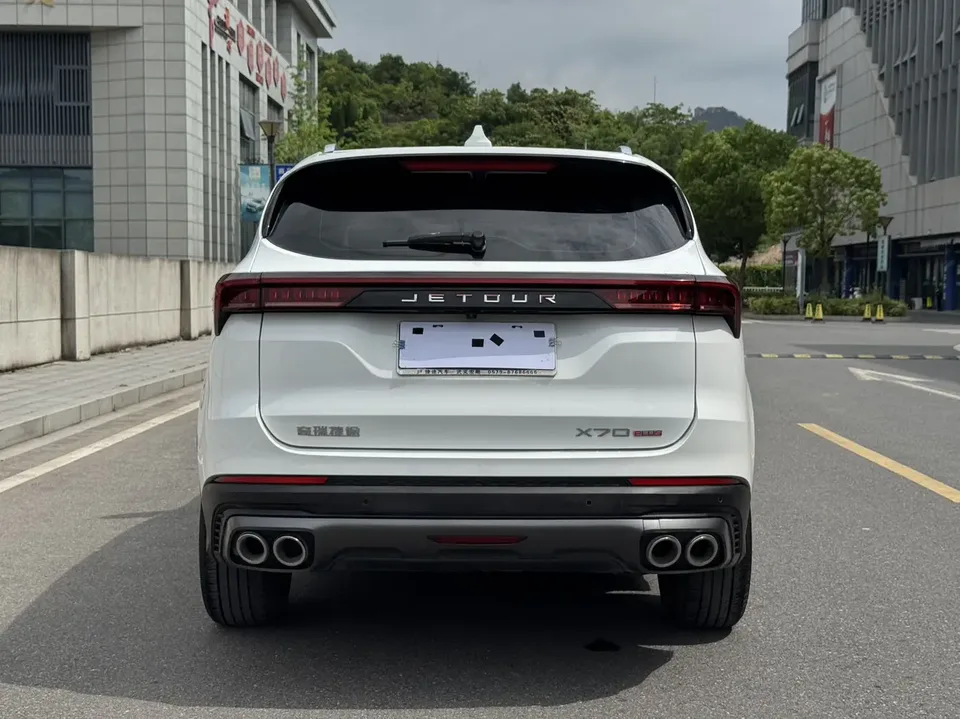 Jetour Jietu X70 PLUS Jietu X70 PLUS Champion Edition 1.5T DCT Champion MAX 5 Seaters 2024 — thumbnail 5