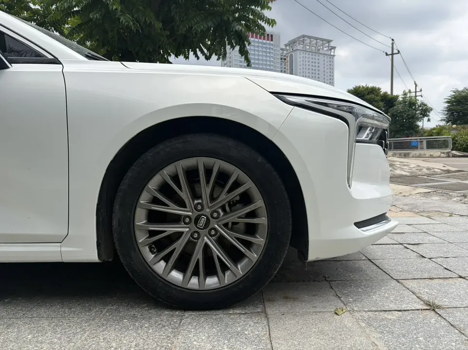 FAW Bestune B70 Besturn B70 third generation 1.5T automatic premium version 2022 — thumbnail 2