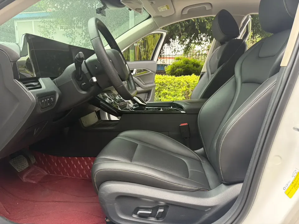 FAW Bestune B70 Besturn B70 third generation 1.5T automatic premium version 2022 — thumbnail 3