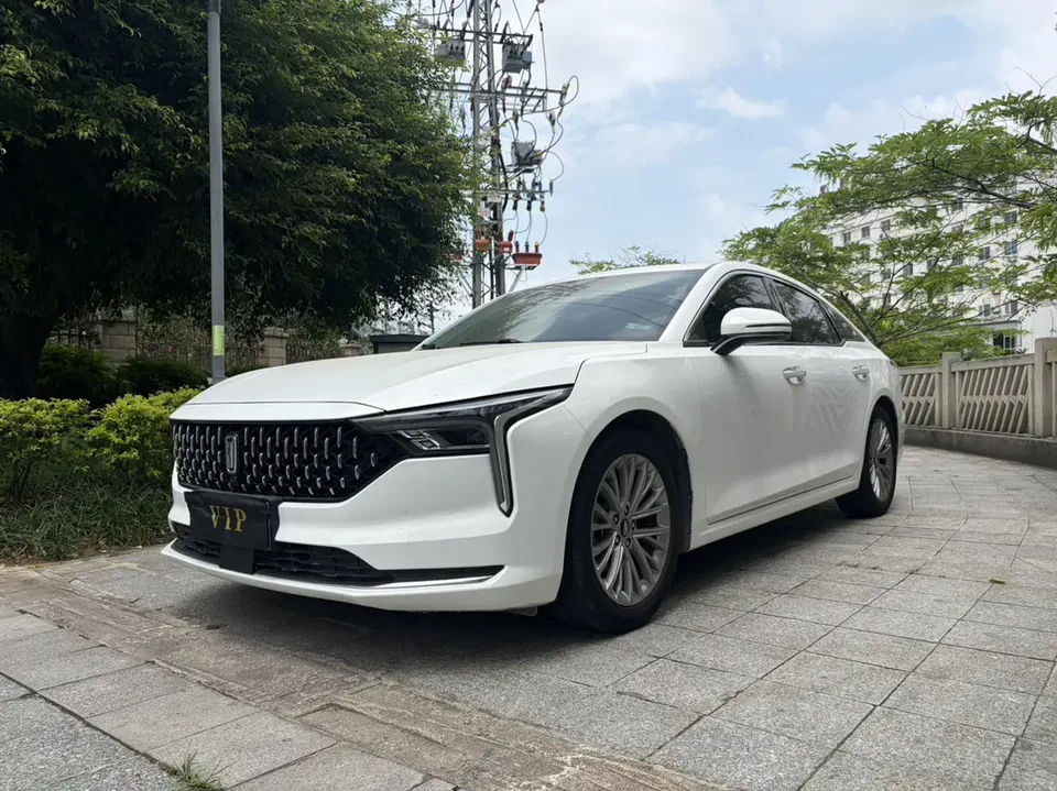 FAW Bestune B70 Besturn B70 third generation 1.5T automatic premium version 2022 — photo 1, buy with delivery to Moscow