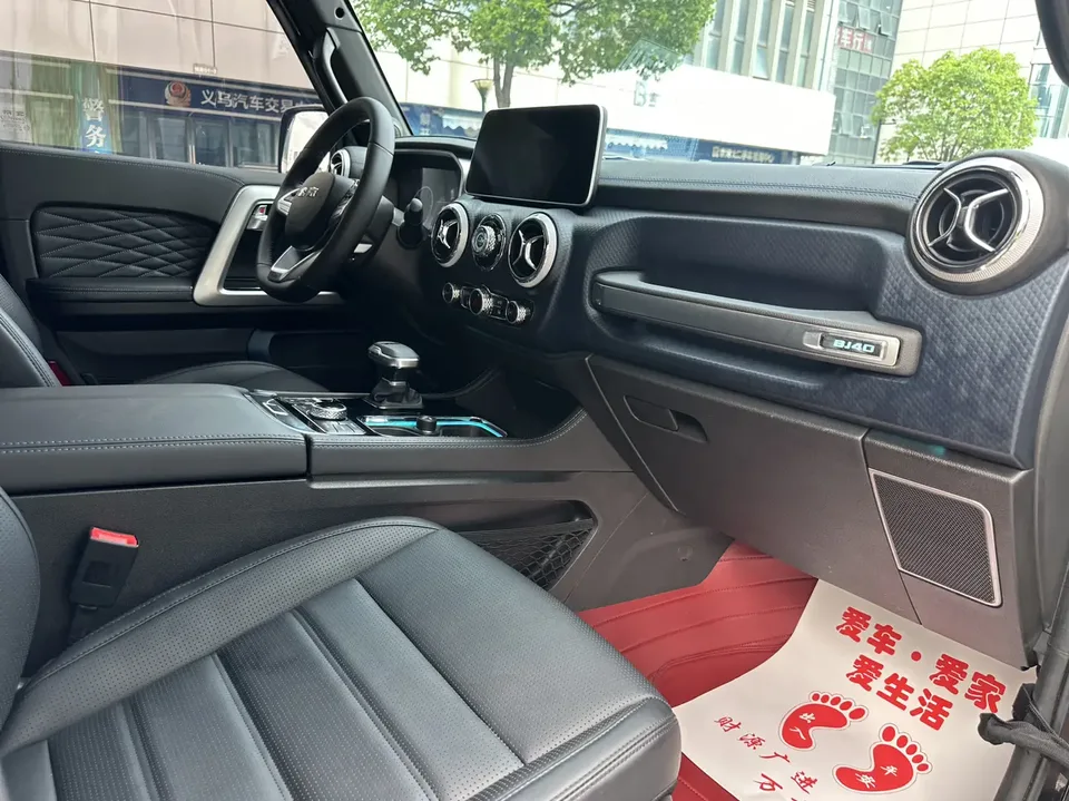 BAIC Beijing Off-road BJ40 Beijing Off-road BJ40 2.0T Automatic 4WD City Hunter Glory Edition 2024 — thumbnail 2