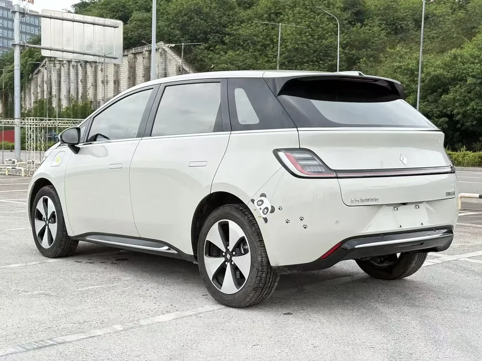 Baojun clouds clouds 460 Pro 2023 — thumbnail 5