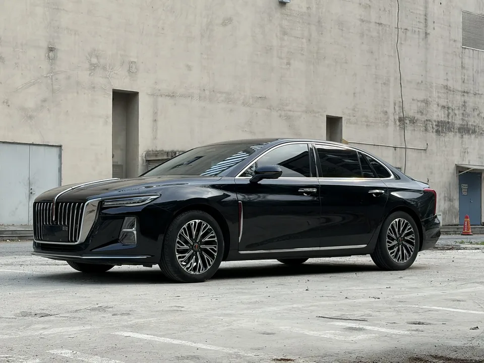 Hongqi H5 Hongqi H5 2023 2.0T Automatic Intelligent Connection Flagship Chang Edition 2022 — фото 1, купить с доставкой в Москву