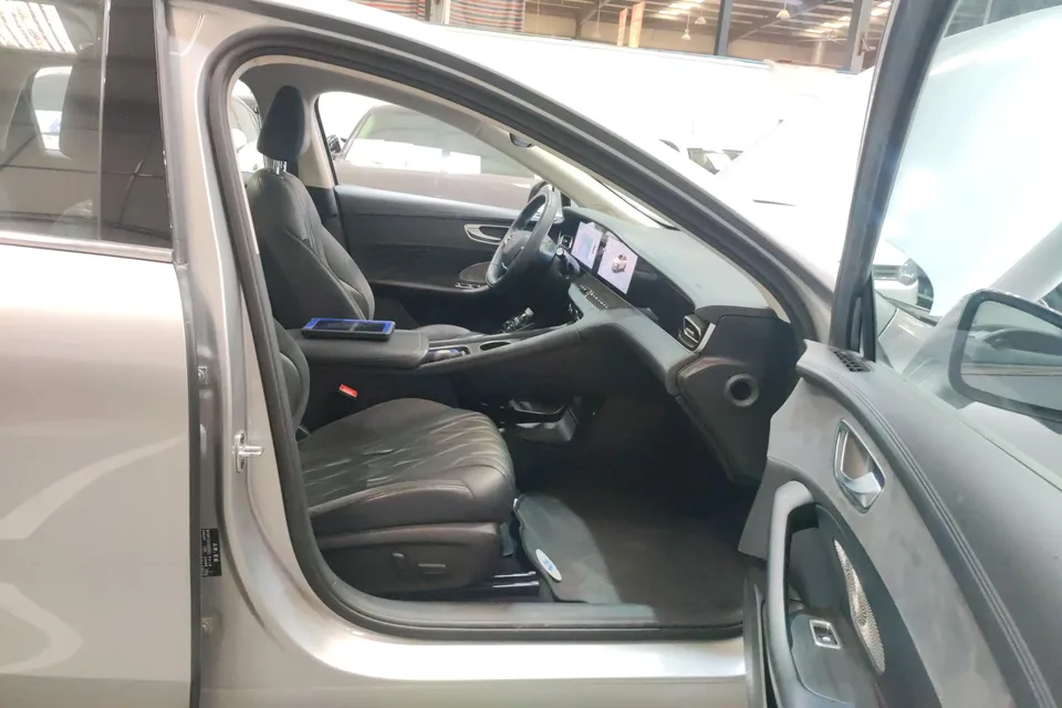 Roewe D7 DMH Roewe D7 DMH 125 Ultimate 2023 — thumbnail 3