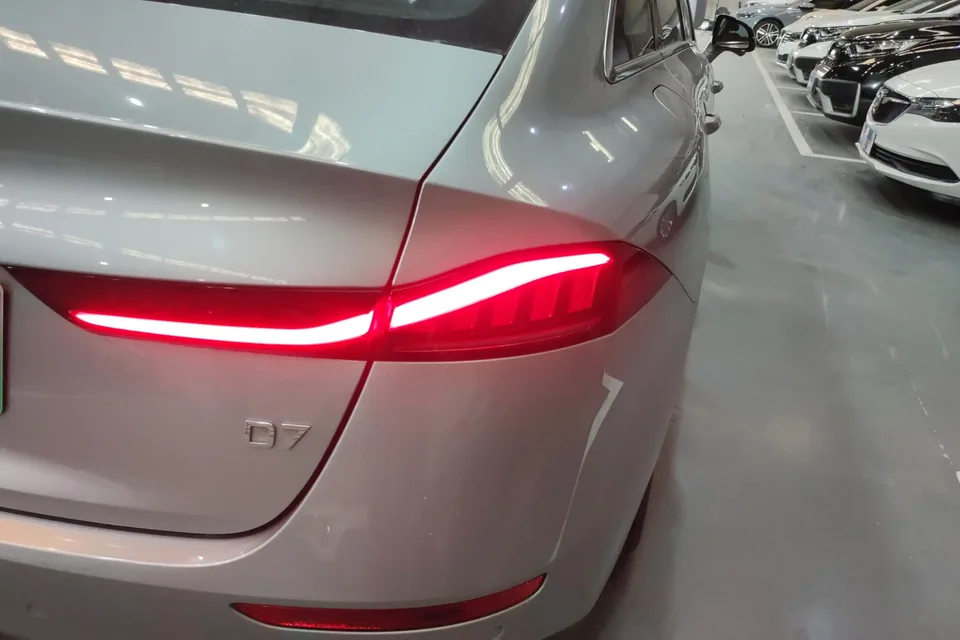 Roewe D7 DMH Roewe D7 DMH 125 Ultimate 2023 — thumbnail 4