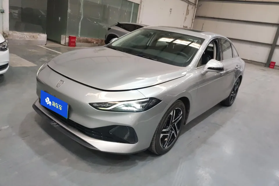 Roewe D7 DMH Roewe D7 DMH 125 Ultimate 2023 — photo 1, buy with delivery to Moscow
