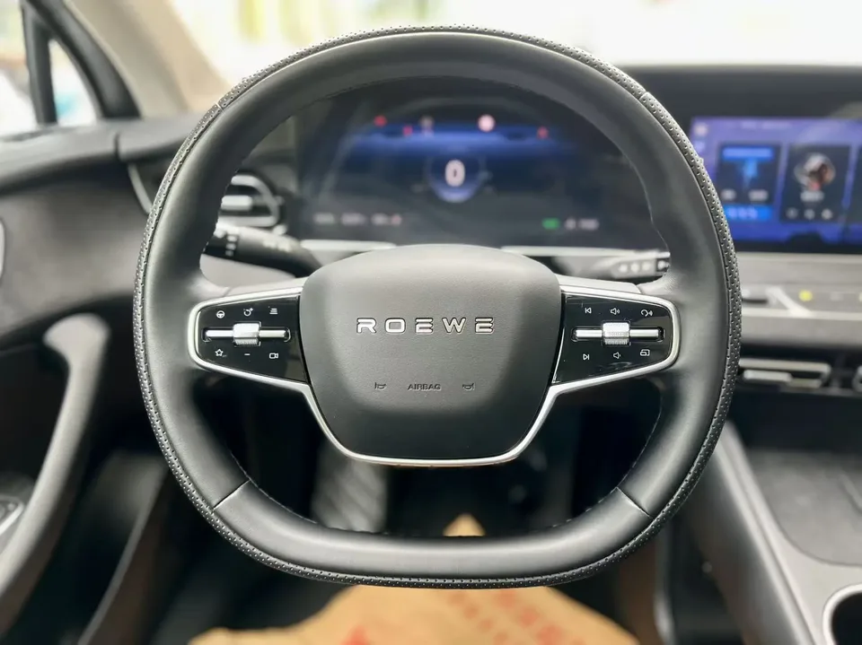 Roewe D7 DMH 125 flagship version 2023 — миниатюра 3