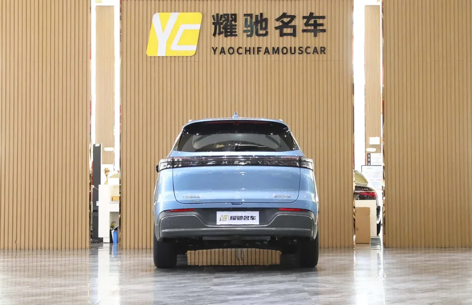 Chery Tiggo 8 PLUS C-DM Tiggo 8 PLUS C-DM 2025 1.5T Premium Edition 2025 — миниатюра 2