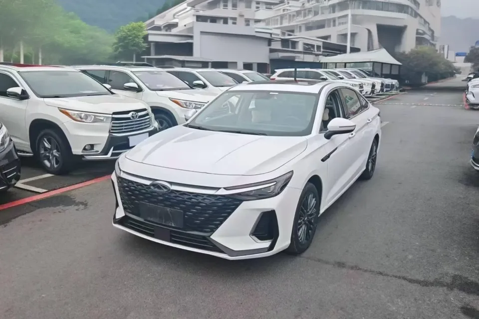 Chery Arrizo 8 2024