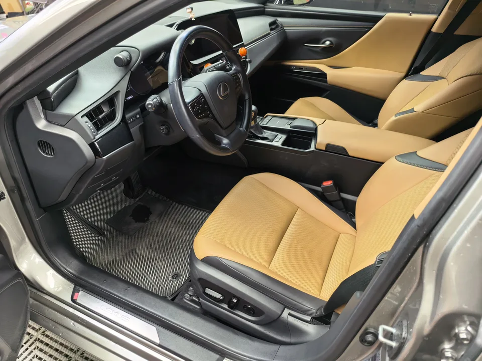 Lexus ES 200 Luxury Edition 2022 — миниатюра 3