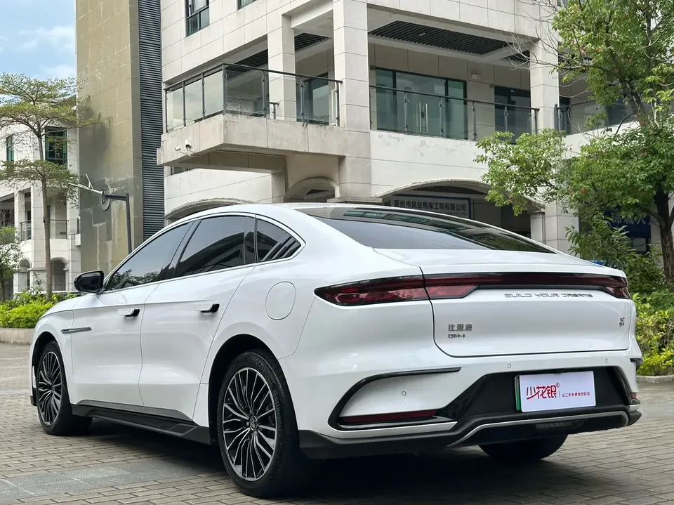 BYD Han DM Chinese DM DM-i 121KM Premium 2022 — thumbnail 4