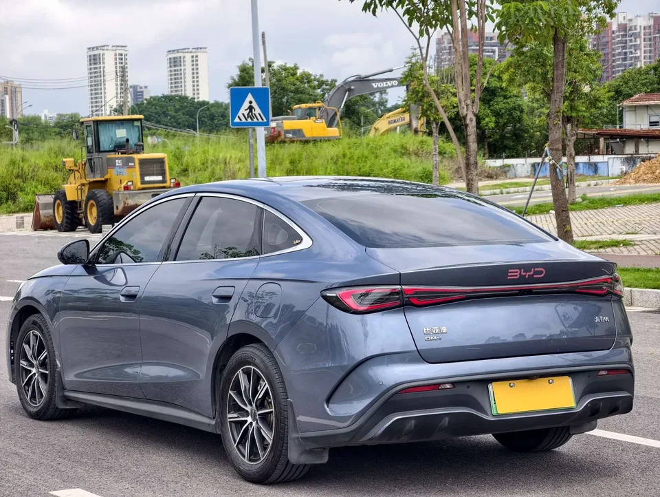 BYD Seal 06DM Seal 06DM DM-i 120KM Premium Edition 2024 — thumbnail 4