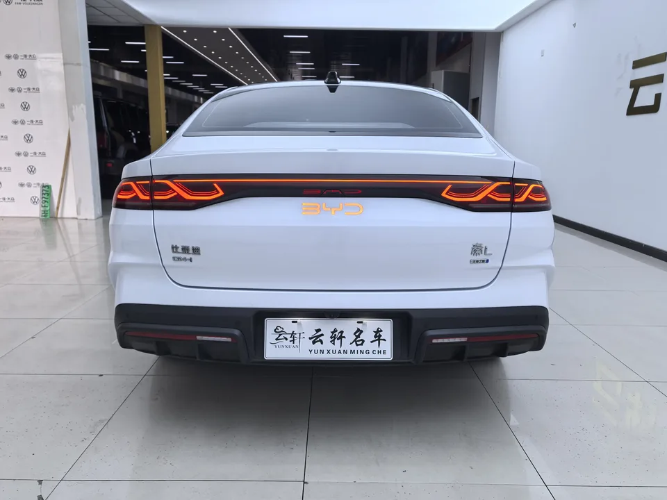 BYD Qin L DM Intelligent Driving Edition DM-i 80KM Leading Edition 2025 — миниатюра 2
