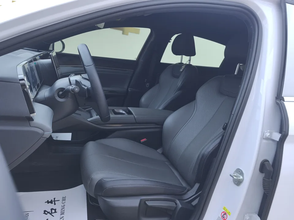 BYD Qin L DM Intelligent Driving Edition DM-i 80KM Leading Edition 2025 — миниатюра 5