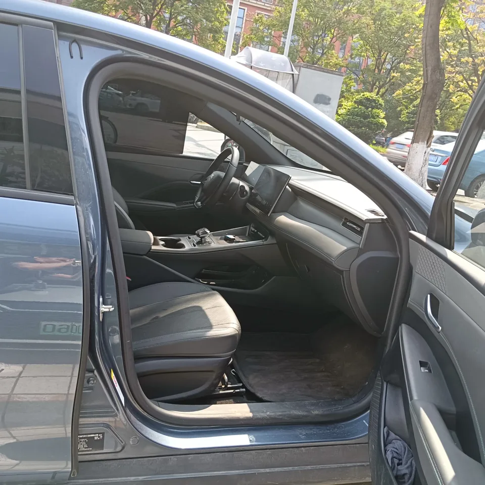 BYD Qin PLUS EV Smart Driving Edition 420KM Leading Edition 2025 — миниатюра 4