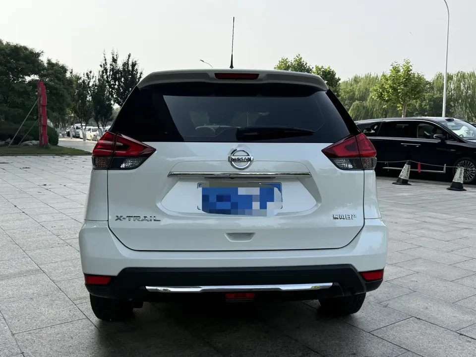 Nissan X-Trail Classic Edition 2.0L 2WD Intelligent Link Premium Edition 2025 — миниатюра 2
