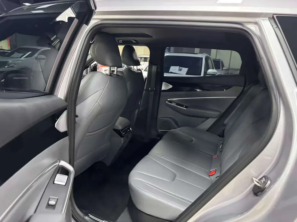 Geely Atlas Boyue 1.5TD Longteng Edition 2026 — thumbnail 4