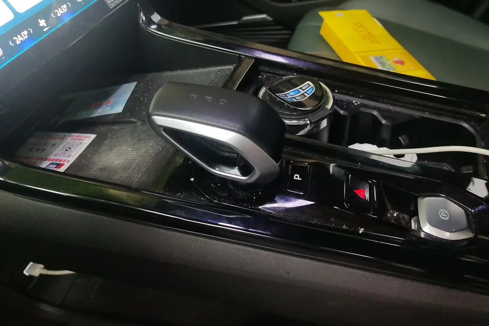 Geely Atlas 1.5TD Smart Link + 2024 — миниатюра 4