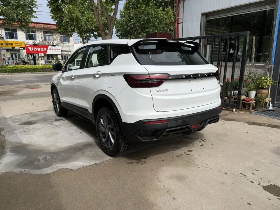 Geely Coolray SX11 Binyue 1.5L CVT Super Edition 2025 — миниатюра 4