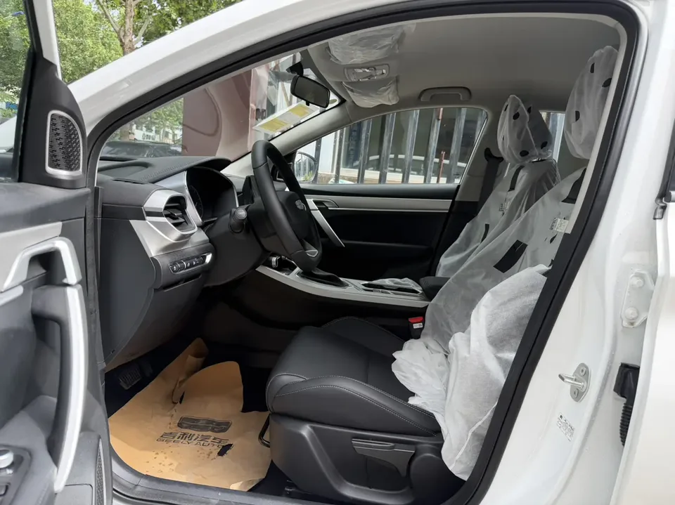 Geely Coolray SX11 Binyue 1.5L CVT Super Edition 2025 — миниатюра 5