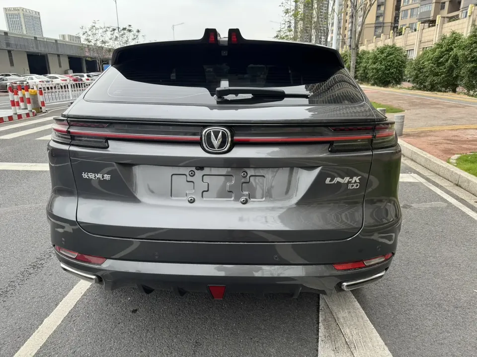 Changan UNI-K Blue Whale iDD 1.5T 130km Excellence Edition 2023 — миниатюра 2