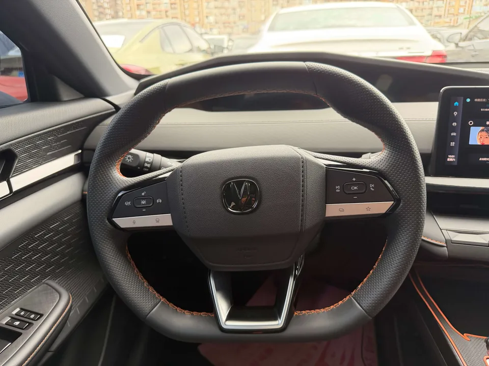 Changan UNI-V Changan UNI-V 2024 1.5T Premium 2024 — thumbnail 3