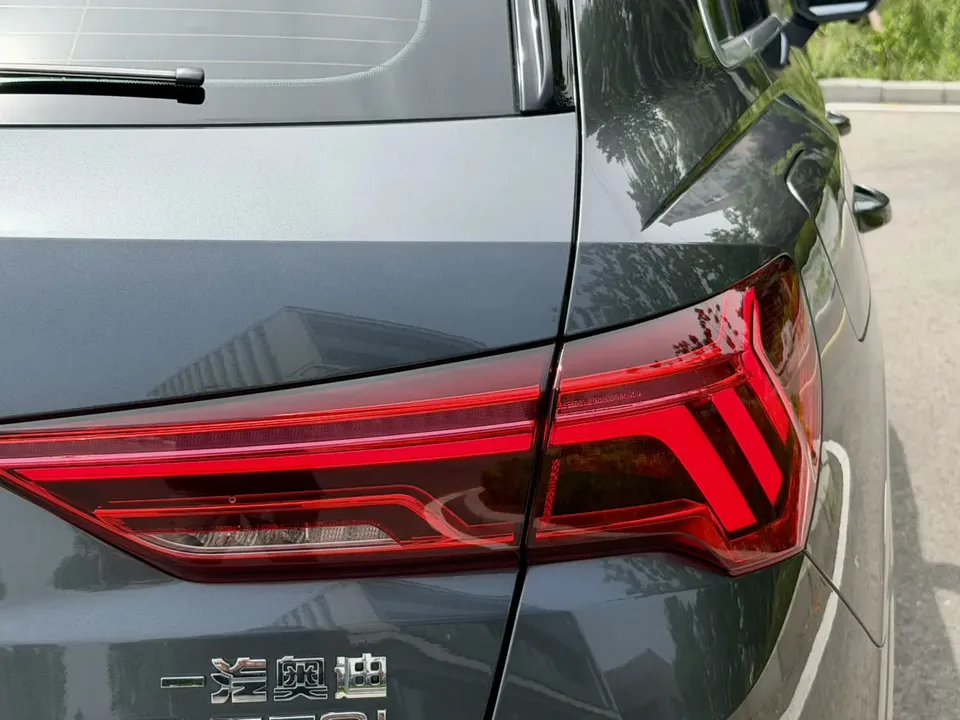 Audi Q3 Audi Q3 2022 35 TFSI Fashionable and Dynamic 2022 — миниатюра 3