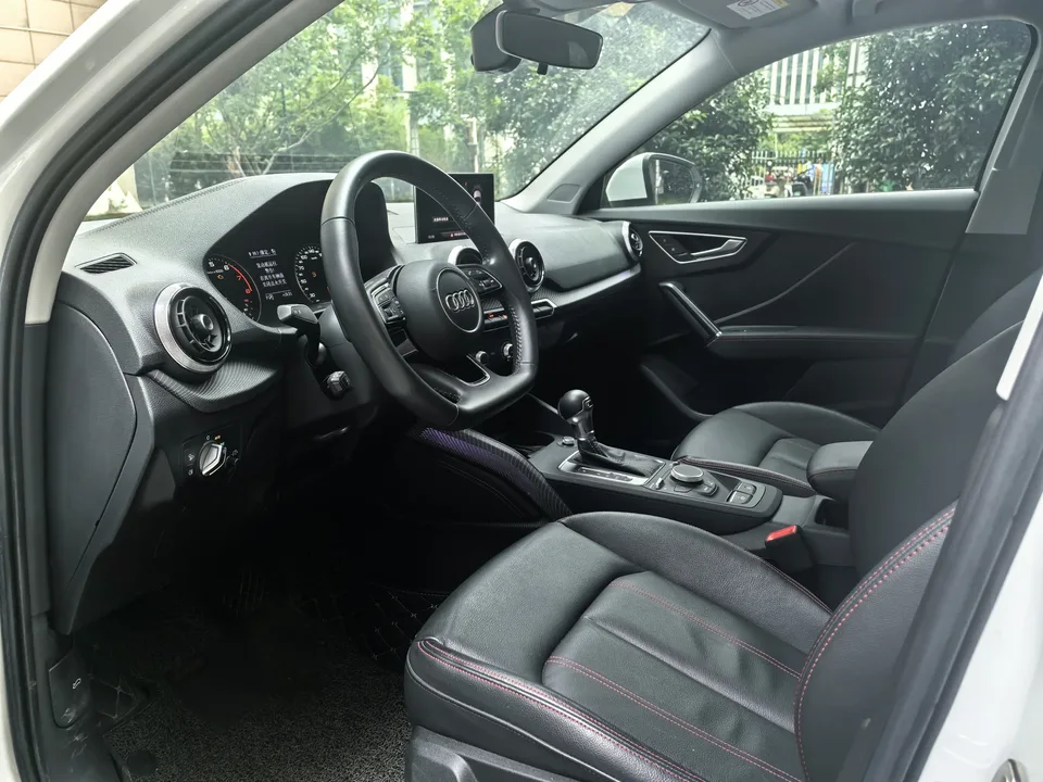 Audi Q2L Audi Q2L 2022 35 TFSI aggressive and dynamic model 2022 — миниатюра 5