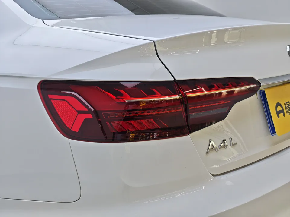 Audi a4 l Audi A4L 40 TFSI Stylish and Dynamic 2022 — thumbnail 3