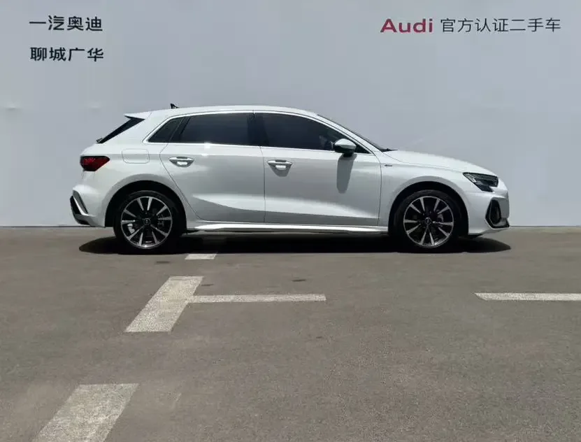 Audi A3 Audi A3 2025 Sportback 35 TFSI Flying Express 2026 — миниатюра 5