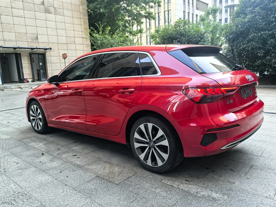 Audi A3 Sportback 35 TFSI Fashionable and Elegant 2022 — миниатюра 2