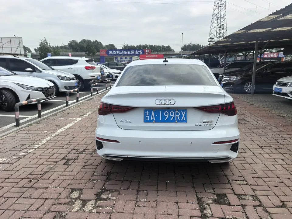 Audi A3 A3 A3L Limousine 35 TFSI Enterprising and Elegant Model 2022 — thumbnail 2
