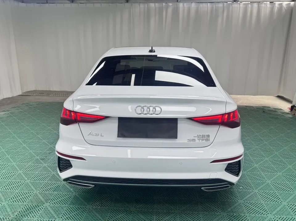Audi A3 Audi A3 A3L Limousine 35 TFSI Stylish Sports 2023 — миниатюра 2