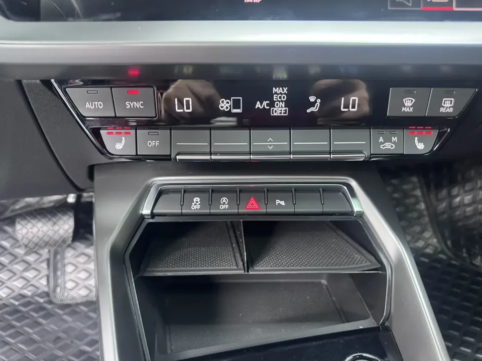 Audi A3 Audi A3 A3L Limousine 35 TFSI Stylish Sports 2023 — миниатюра 3