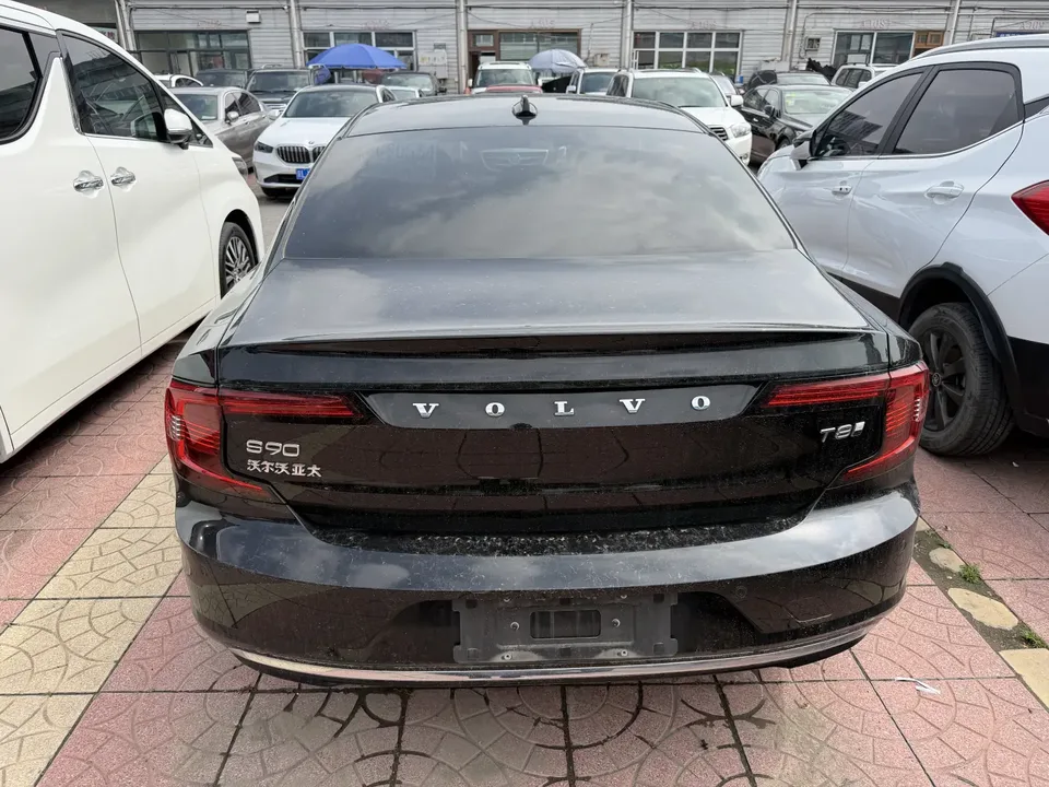 Volvo S90 plug-in hybrid S90 PHEV Volvo S90 PHEV 2025 T8 4WD Long Range Smart Luxury Edition 2025 — thumbnail 2