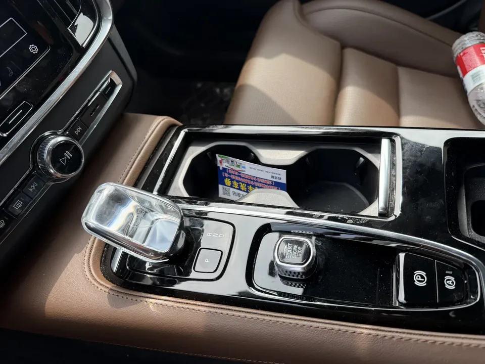 Volvo S90 plug-in hybrid S90 PHEV Volvo S90 PHEV 2025 T8 4WD Long Range Smart Luxury Edition 2025 — thumbnail 5