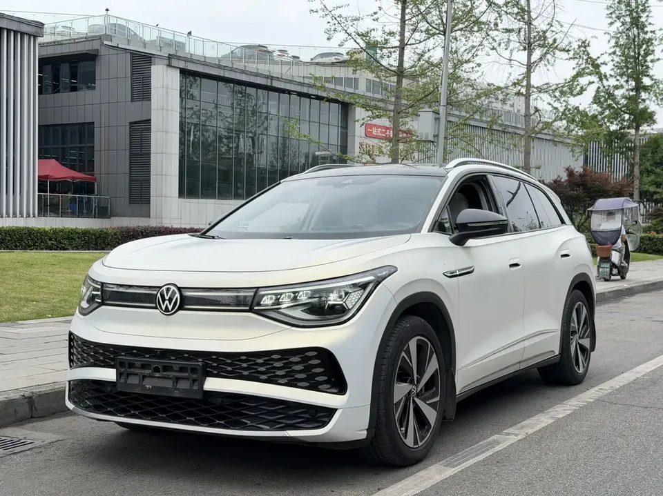 Volkswagen ID.6 X upgraded pure long-life version 2024 — фото 1, купить с доставкой в Москву