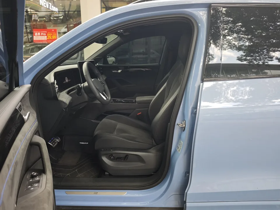 Volkswagen Tiguan L Tiguan L Pro 380TSI 4WD R-Line Premium Edition 2024 — thumbnail 5